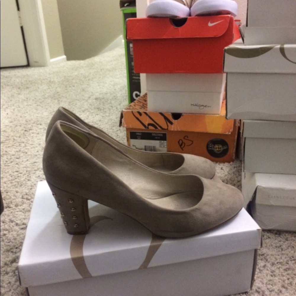 Evans Heels - Picture 2 of 2